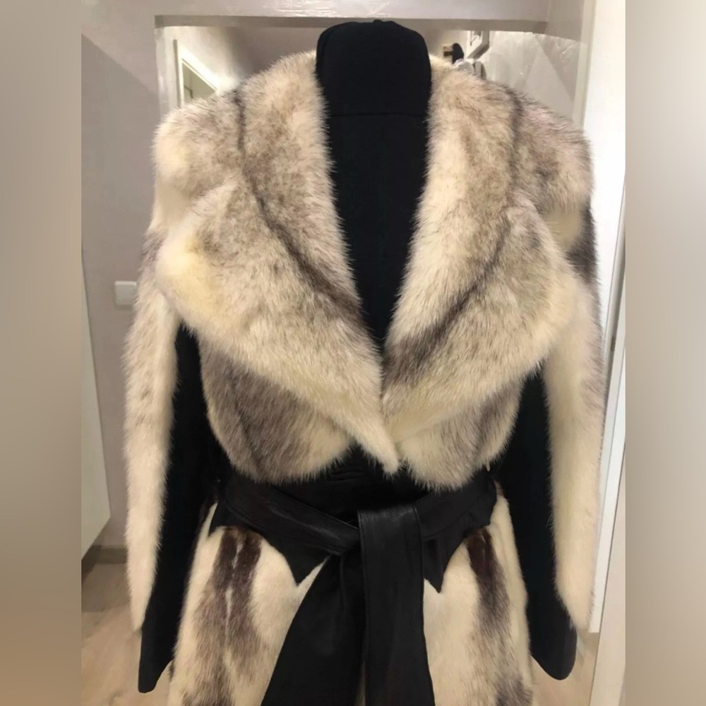 Woman Cross Mink Fur Coat. White Mink Coat With Belt - Picture 7 of 9